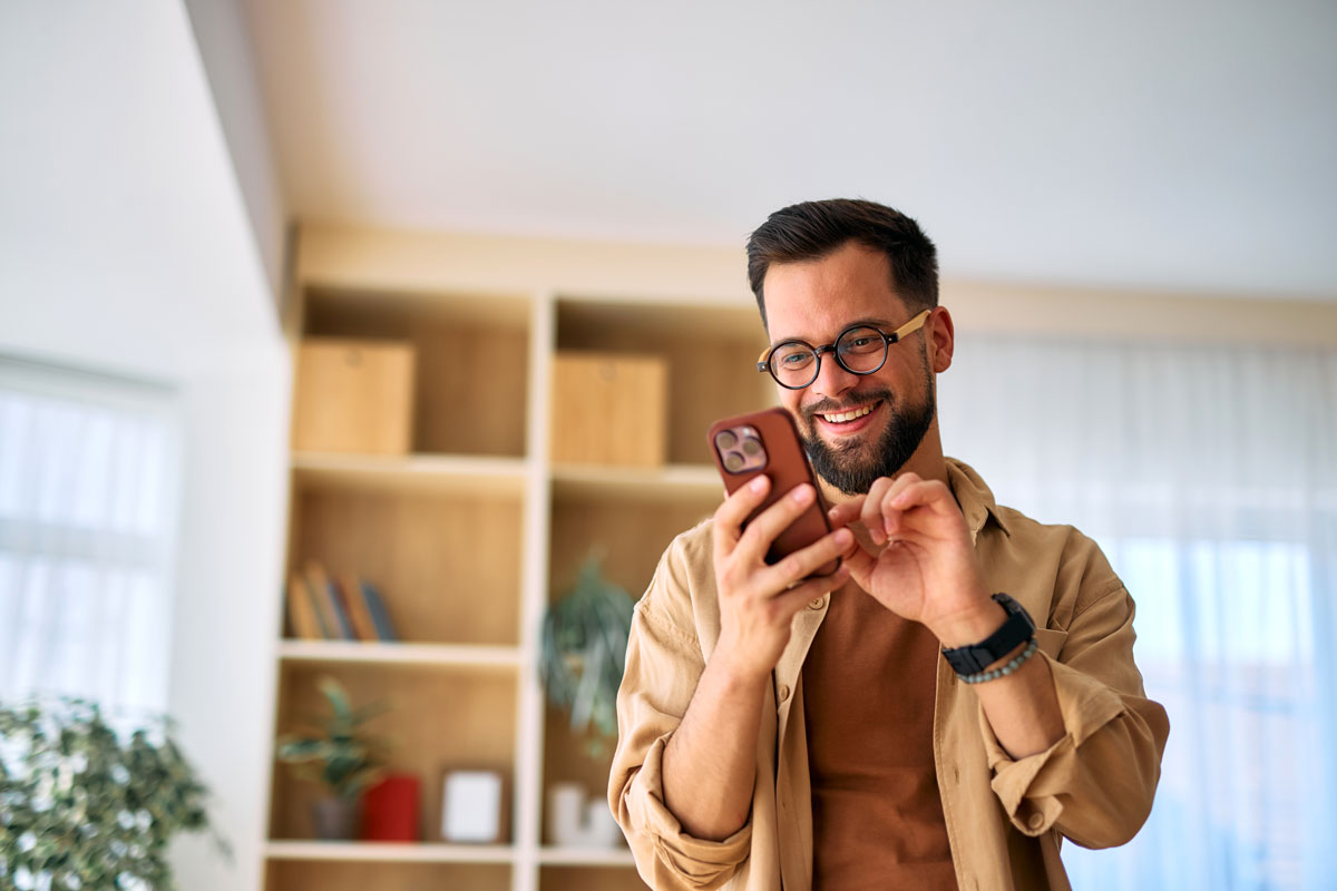 Digital marketing customer journey from online discovery to conversion